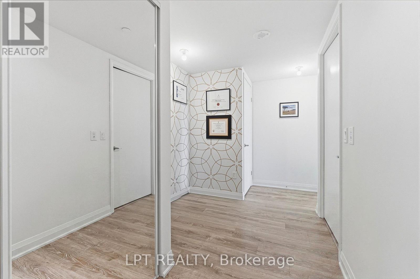 #709 10 GIBBS ROAD - 5