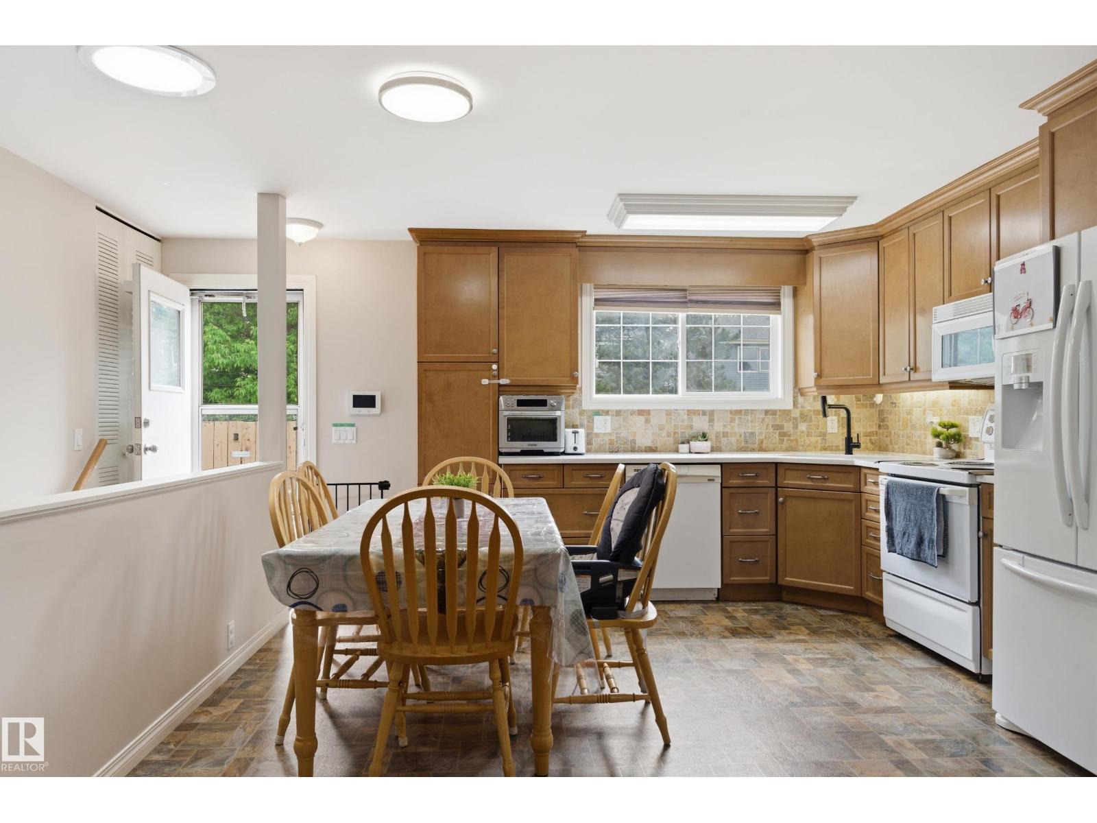 2103 53 ST NW — photo 14