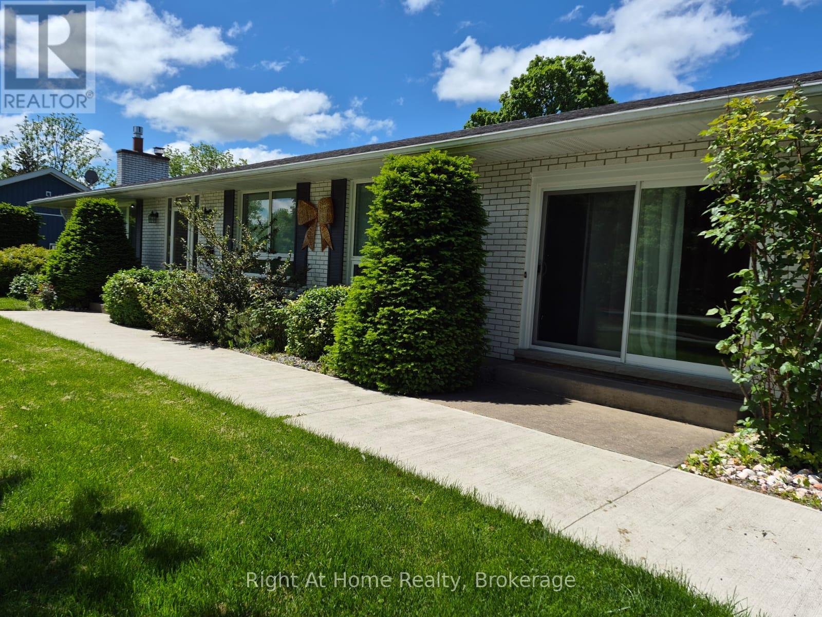 15414 NIAGARA PARKWAY - 3