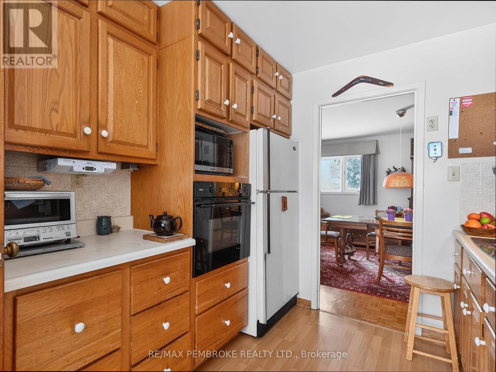 98 GLENDALE AVENUE - 18