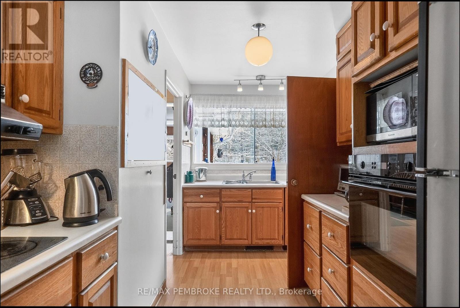 98 GLENDALE AVENUE - 20