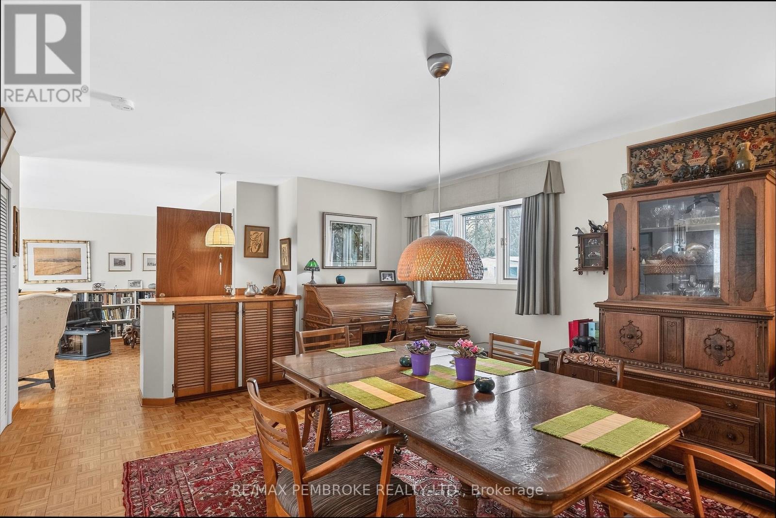 98 GLENDALE AVENUE - 23