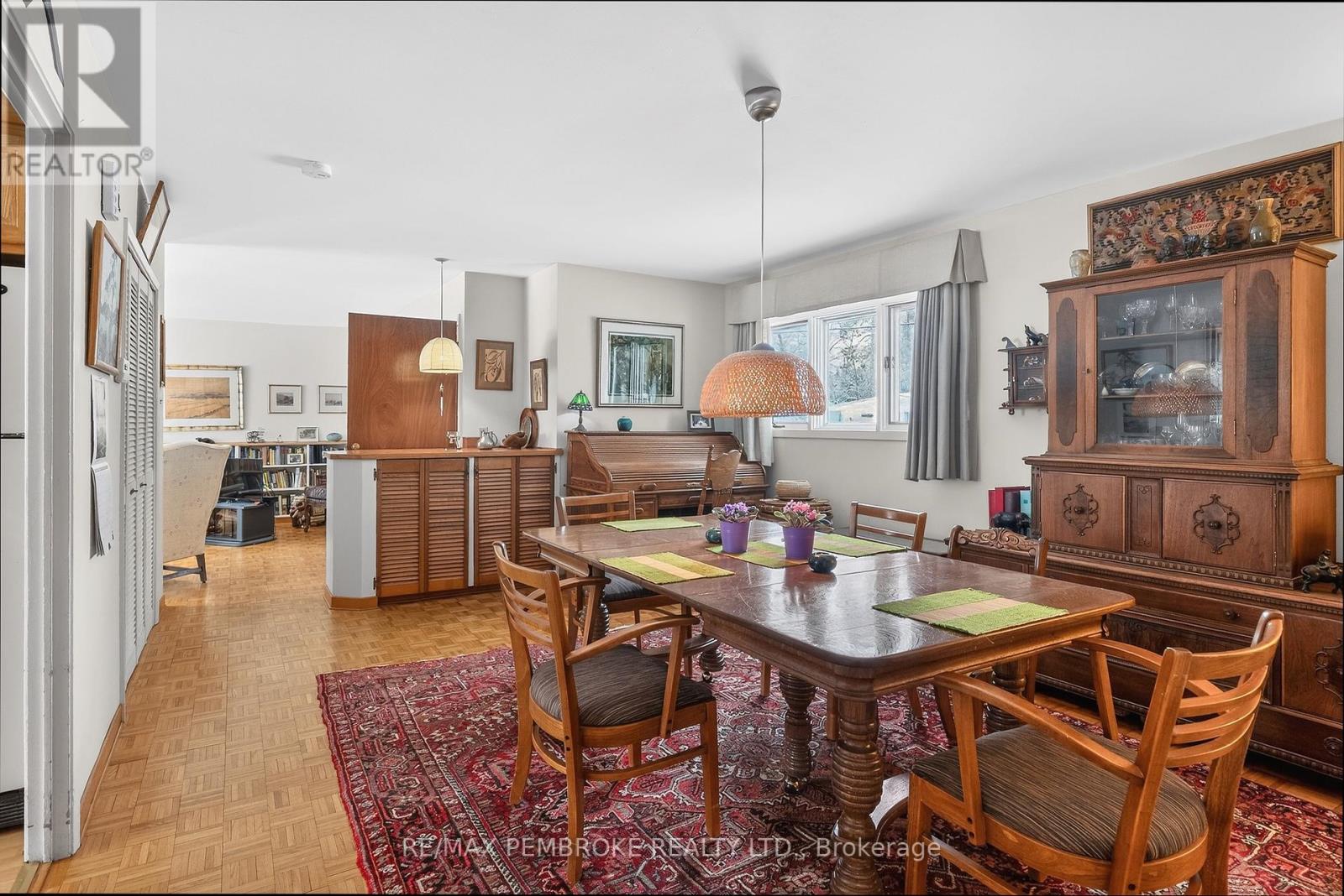 98 GLENDALE AVENUE - 24