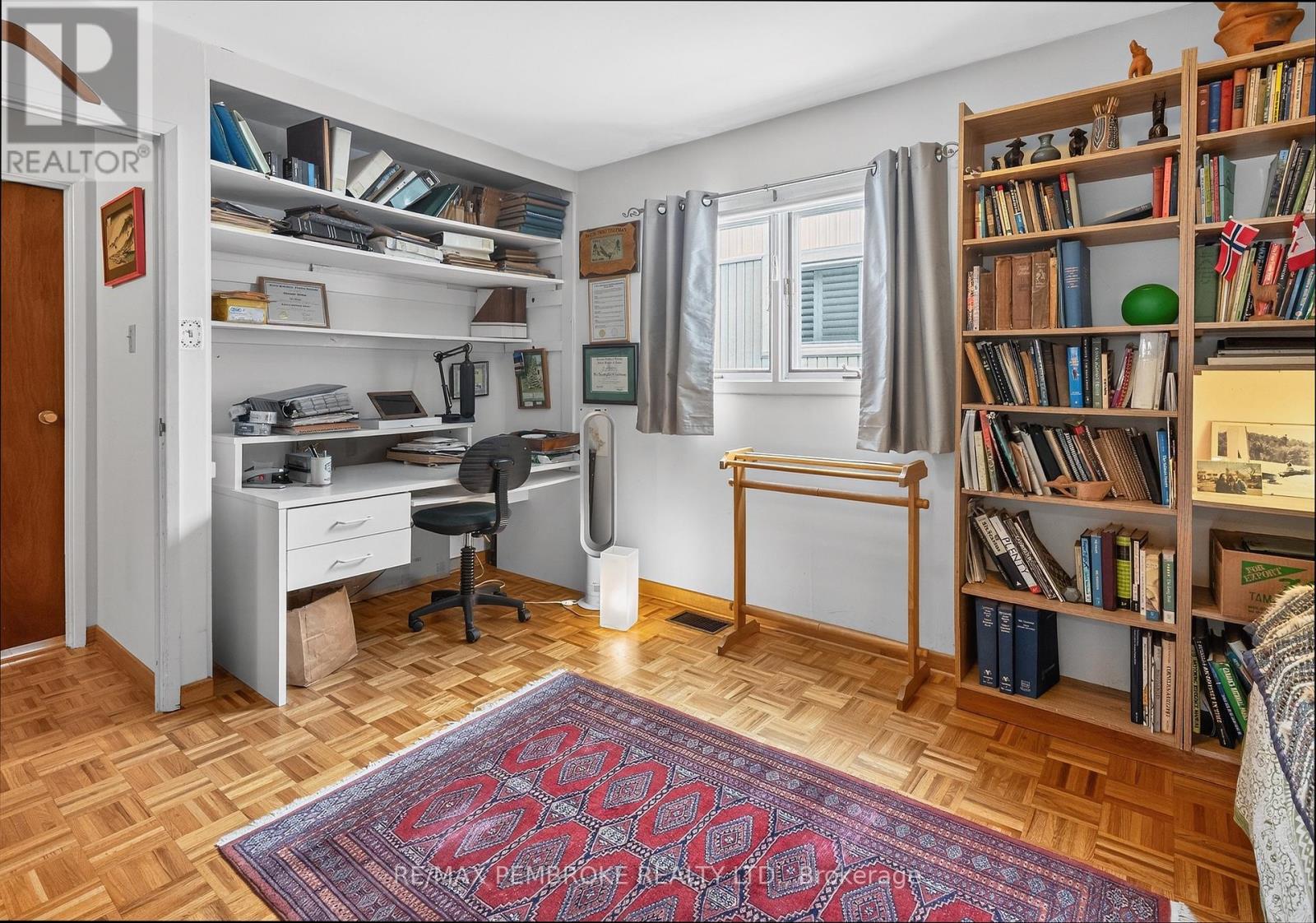 98 GLENDALE AVENUE - 26