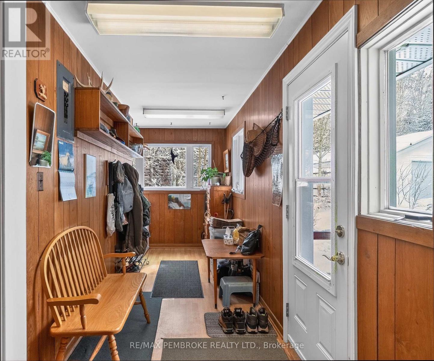 98 GLENDALE AVENUE - 32