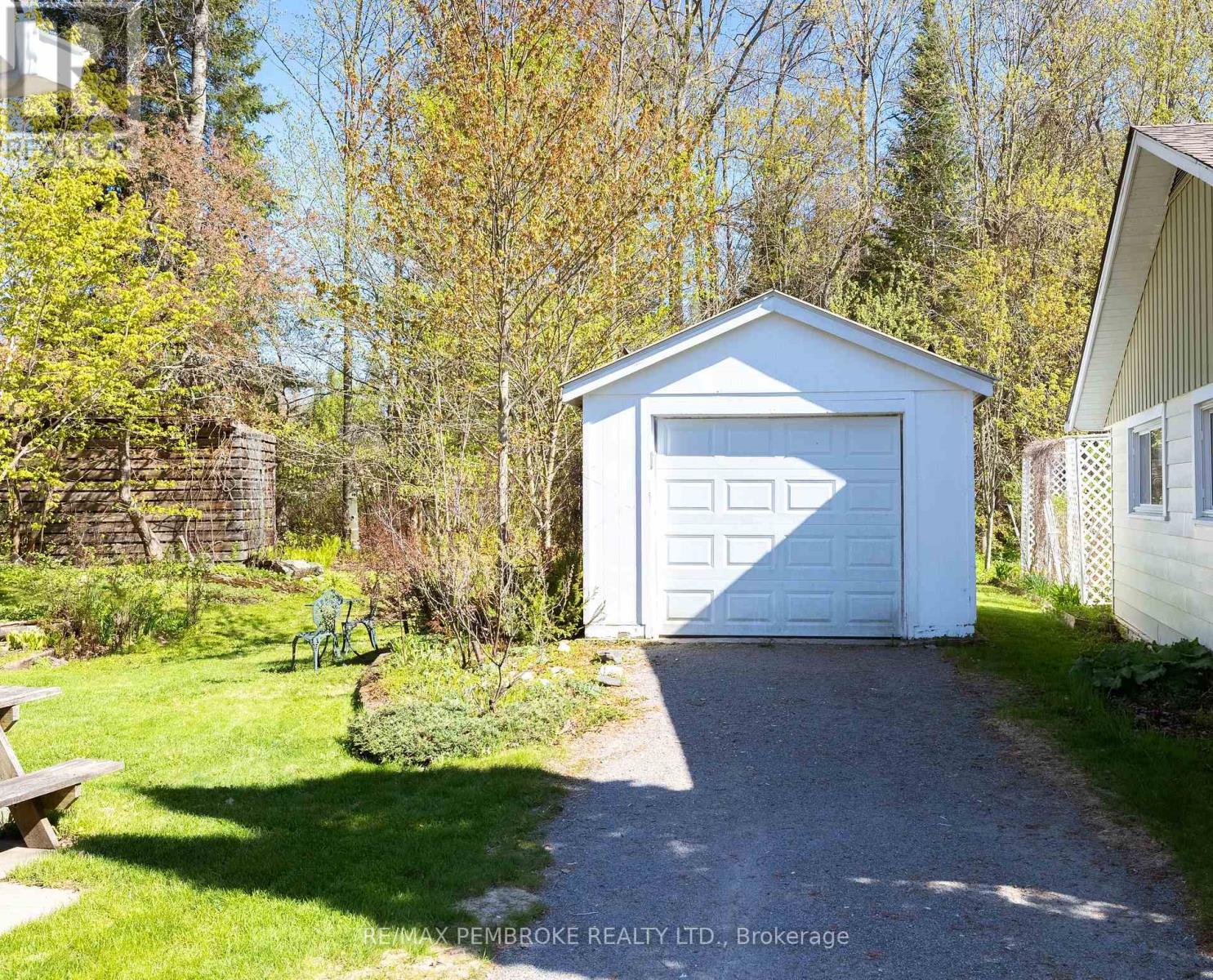 98 GLENDALE AVENUE - 8