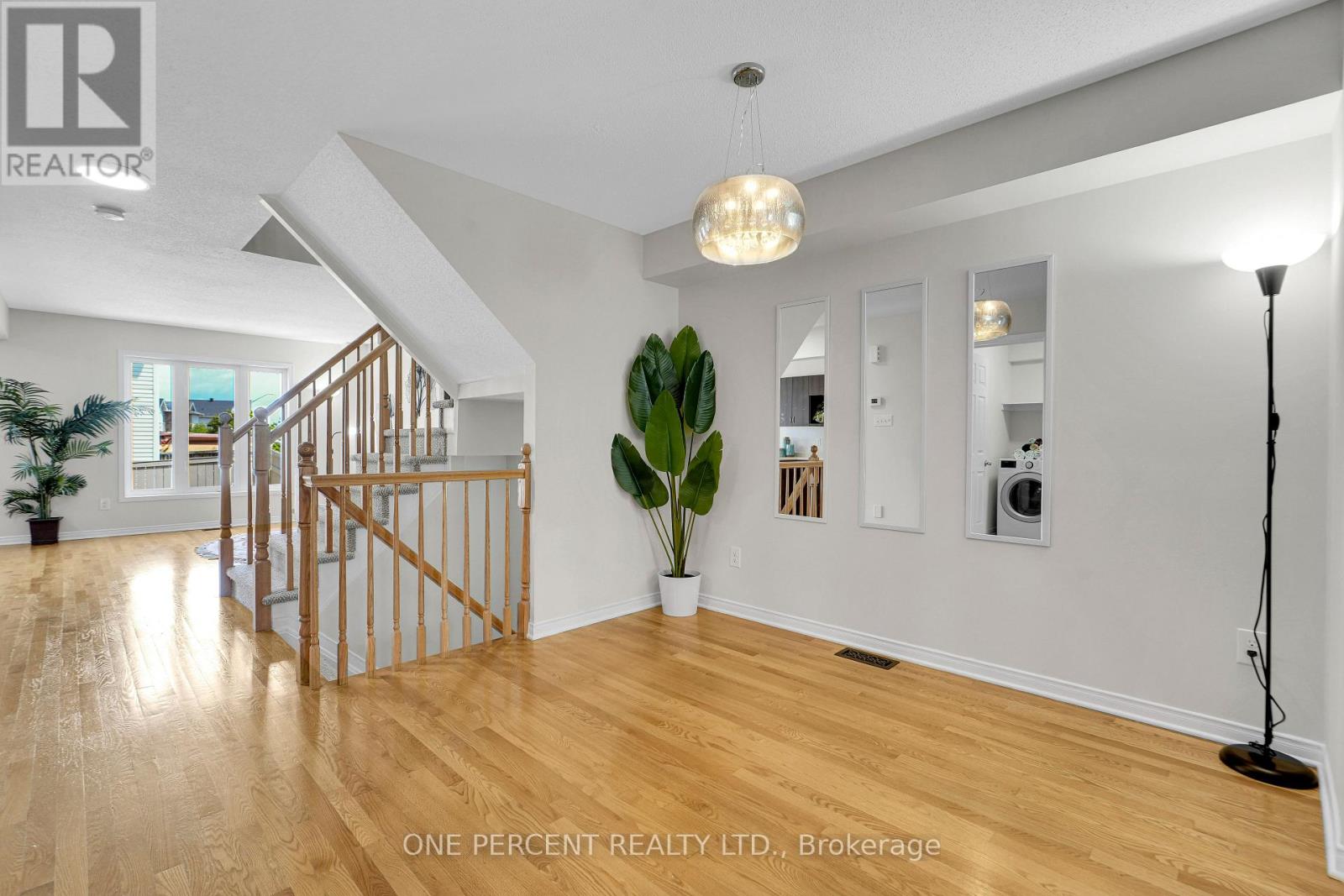 4 Bed, 3 Bath House for Sale in Ottawa – 236 ARRITA STREET, Ottawa – MLS# X13441154 - Image 7