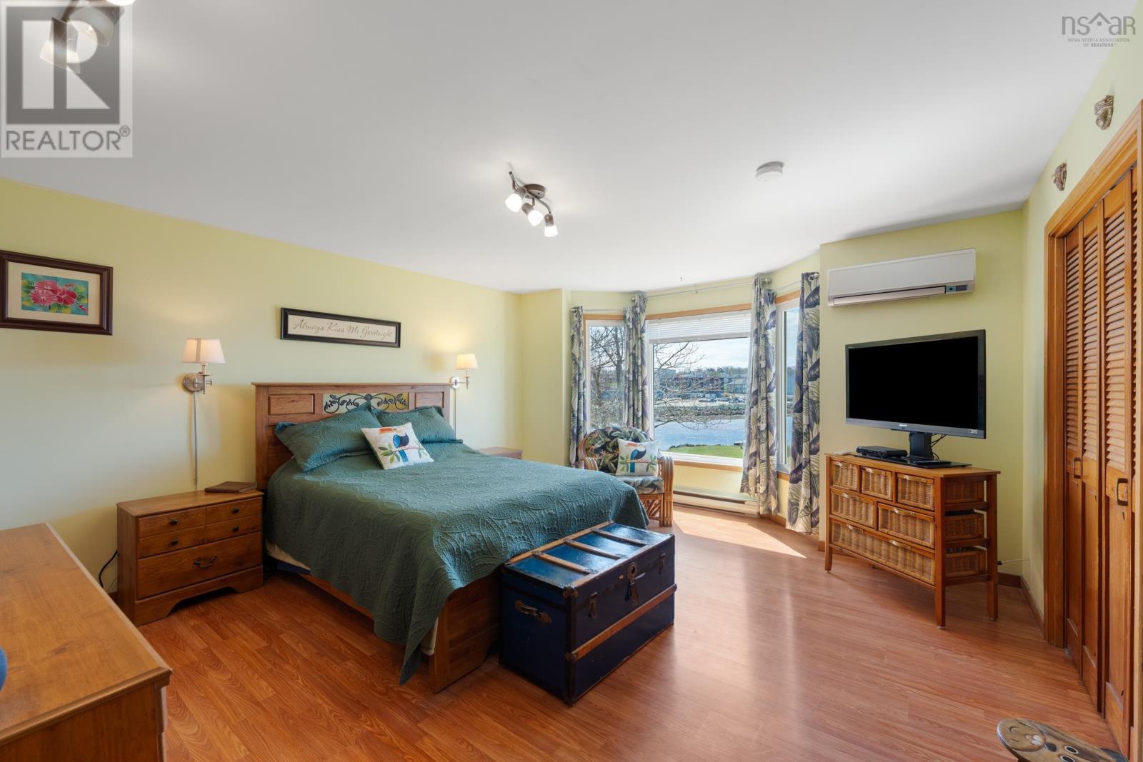 18-20 Harbourview Drive - 21