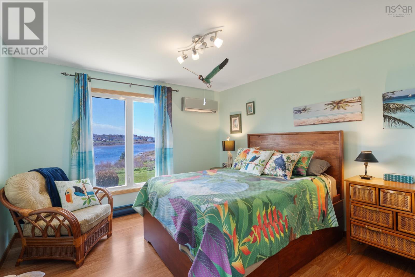 18-20 Harbourview Drive - 20