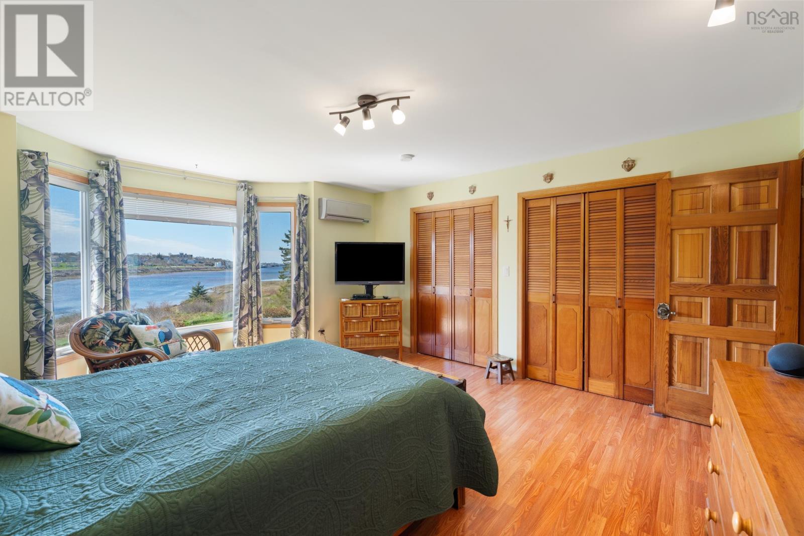 18-20 Harbourview Drive - 22