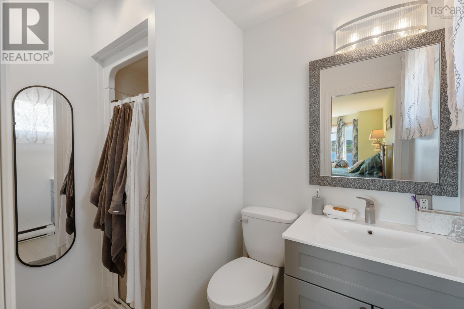 18-20 Harbourview Drive - 24