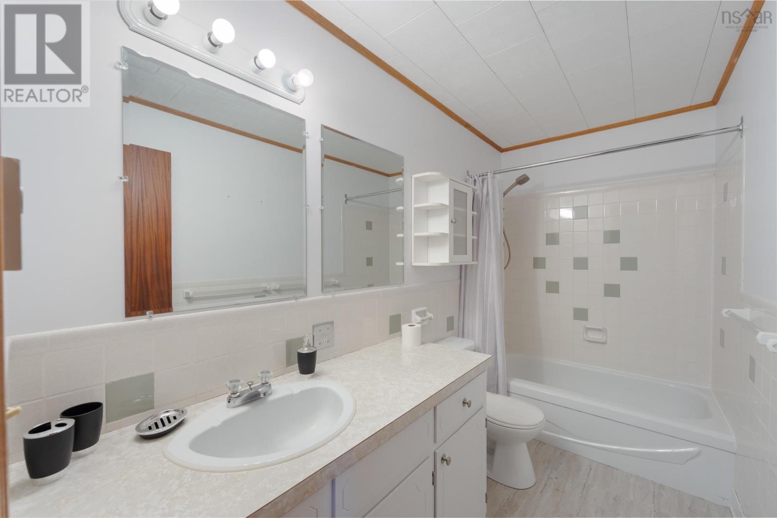 18-20 Harbourview Drive - 34