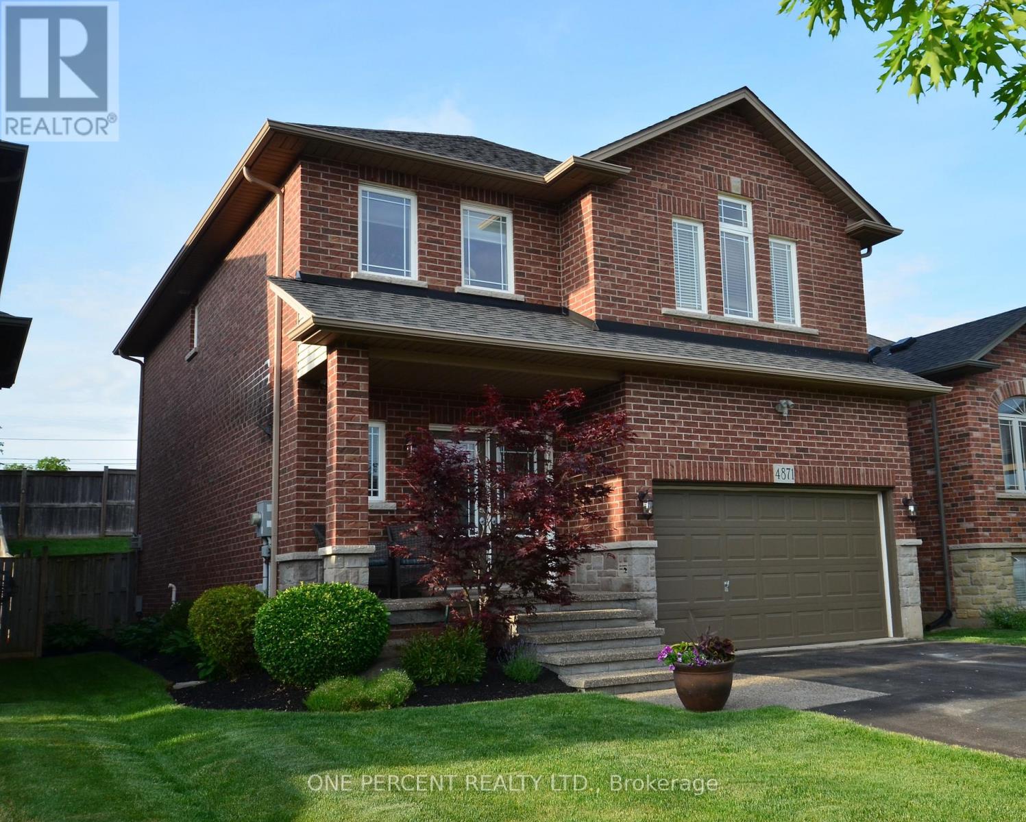 4871 NORTHGATE CRESCENT - 1