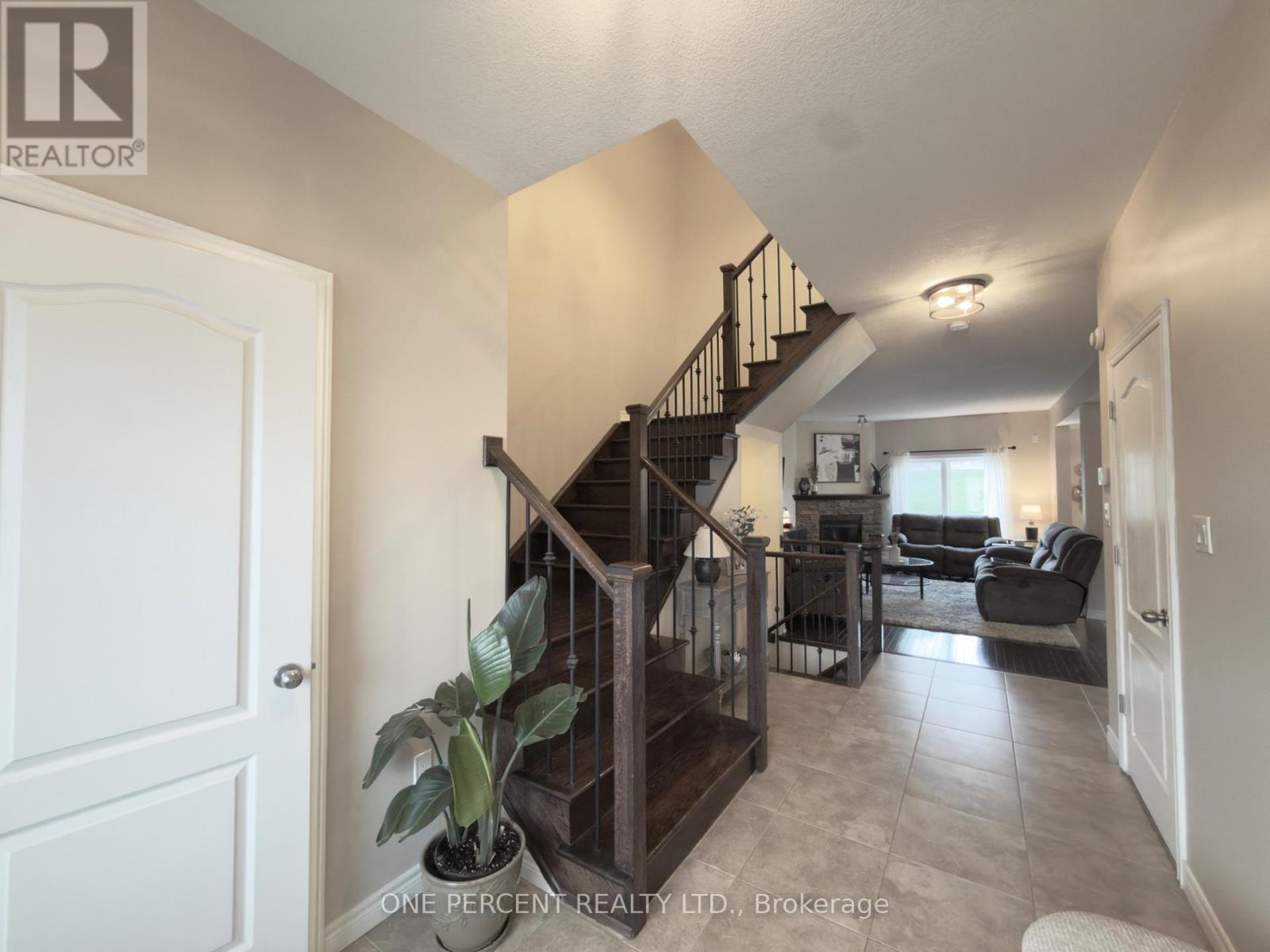 4871 NORTHGATE CRESCENT - 4