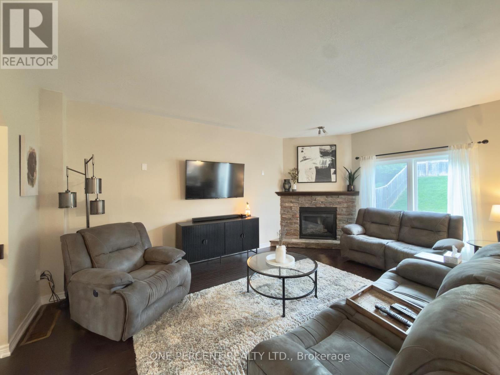 4871 NORTHGATE CRESCENT - 5