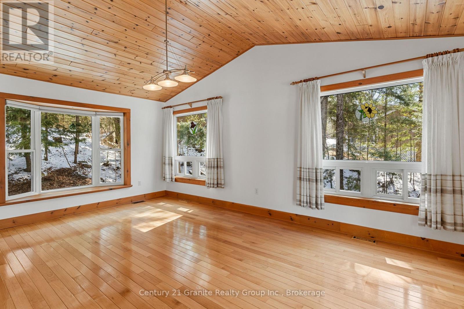1058 KIPPS LANE - 21