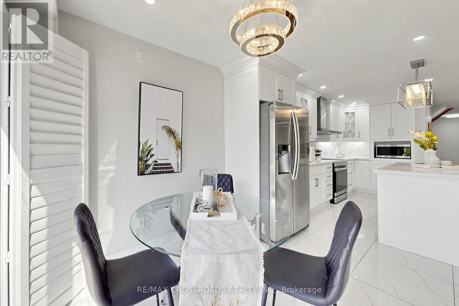 72 TELEGRAPH DRIVE - 21
