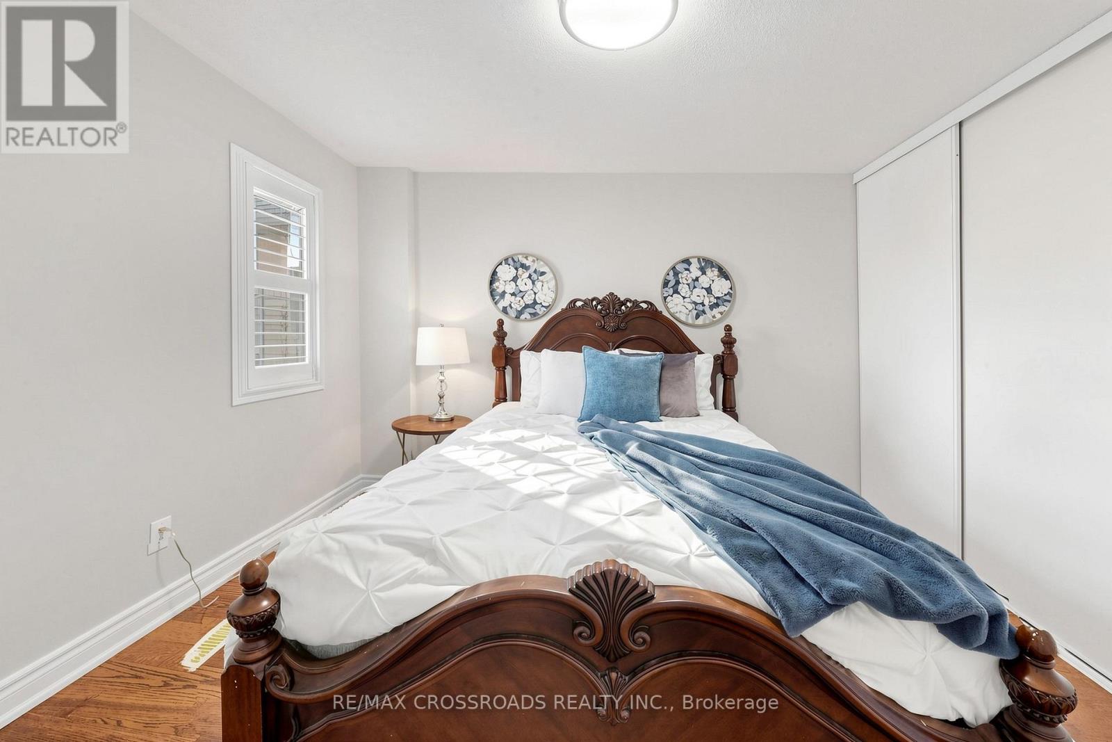 72 TELEGRAPH DRIVE - 33
