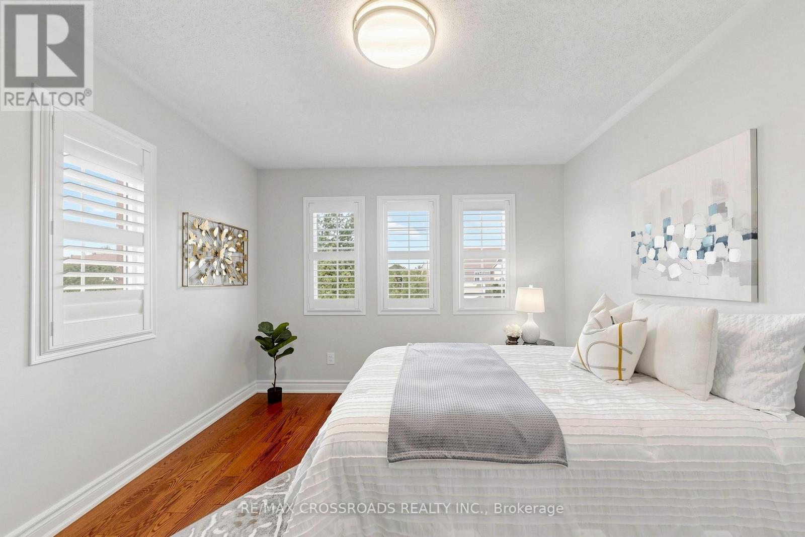 72 TELEGRAPH DRIVE - 34