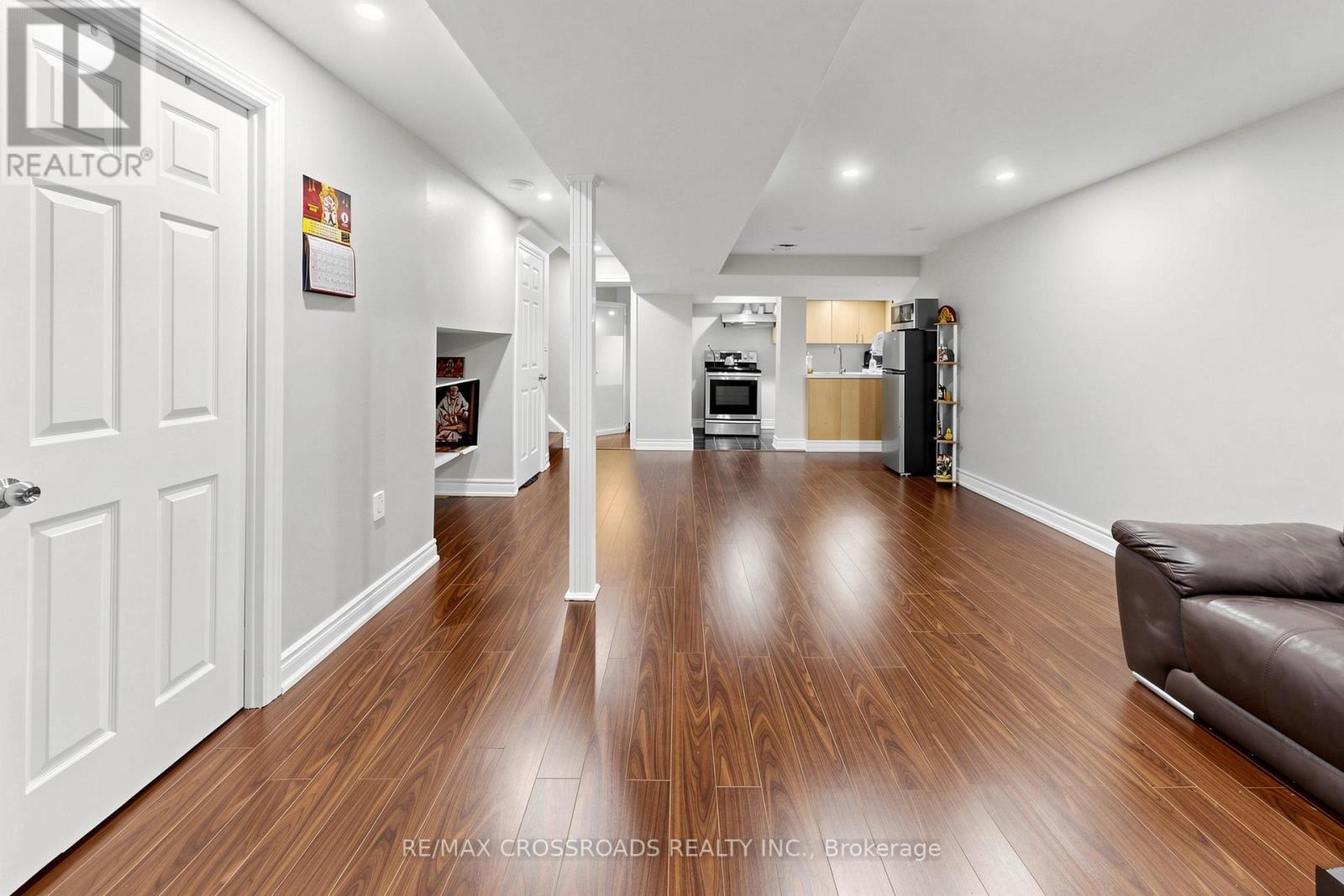 72 TELEGRAPH DRIVE - 37