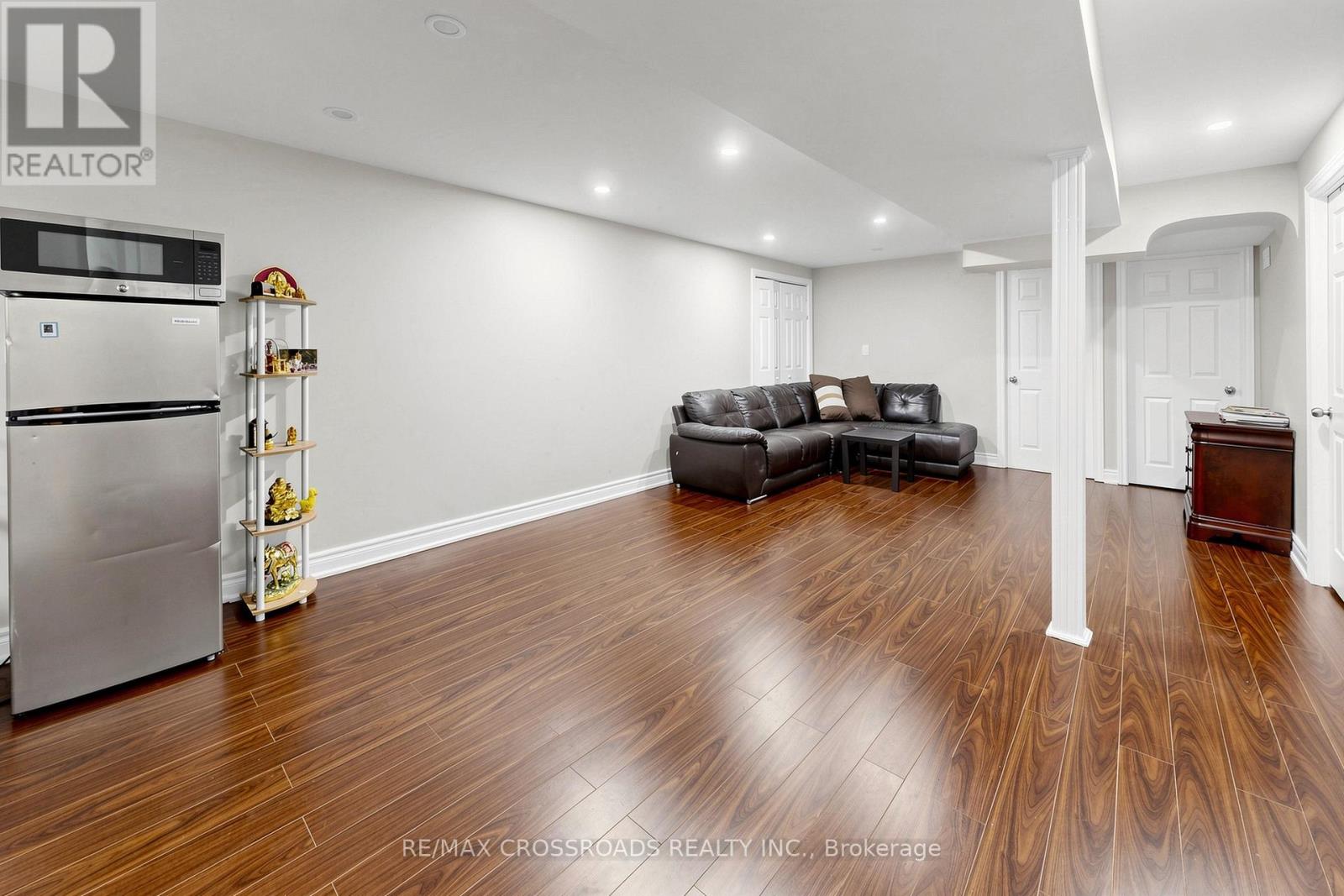 72 TELEGRAPH DRIVE - 40
