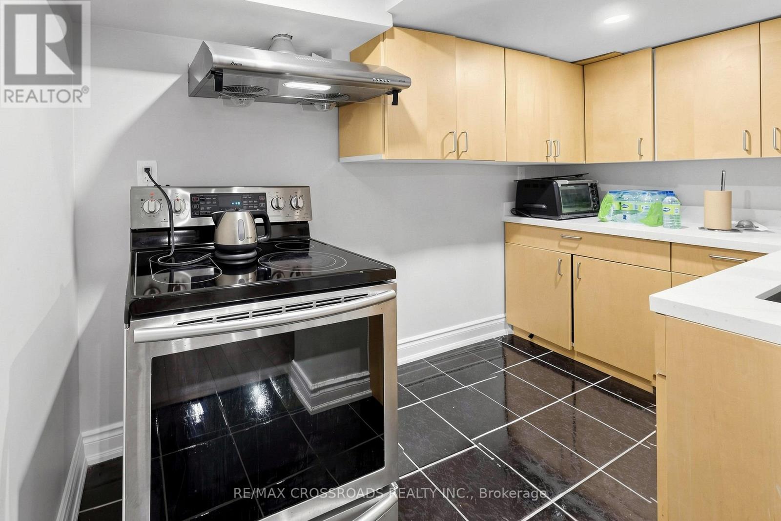72 TELEGRAPH DRIVE - 41