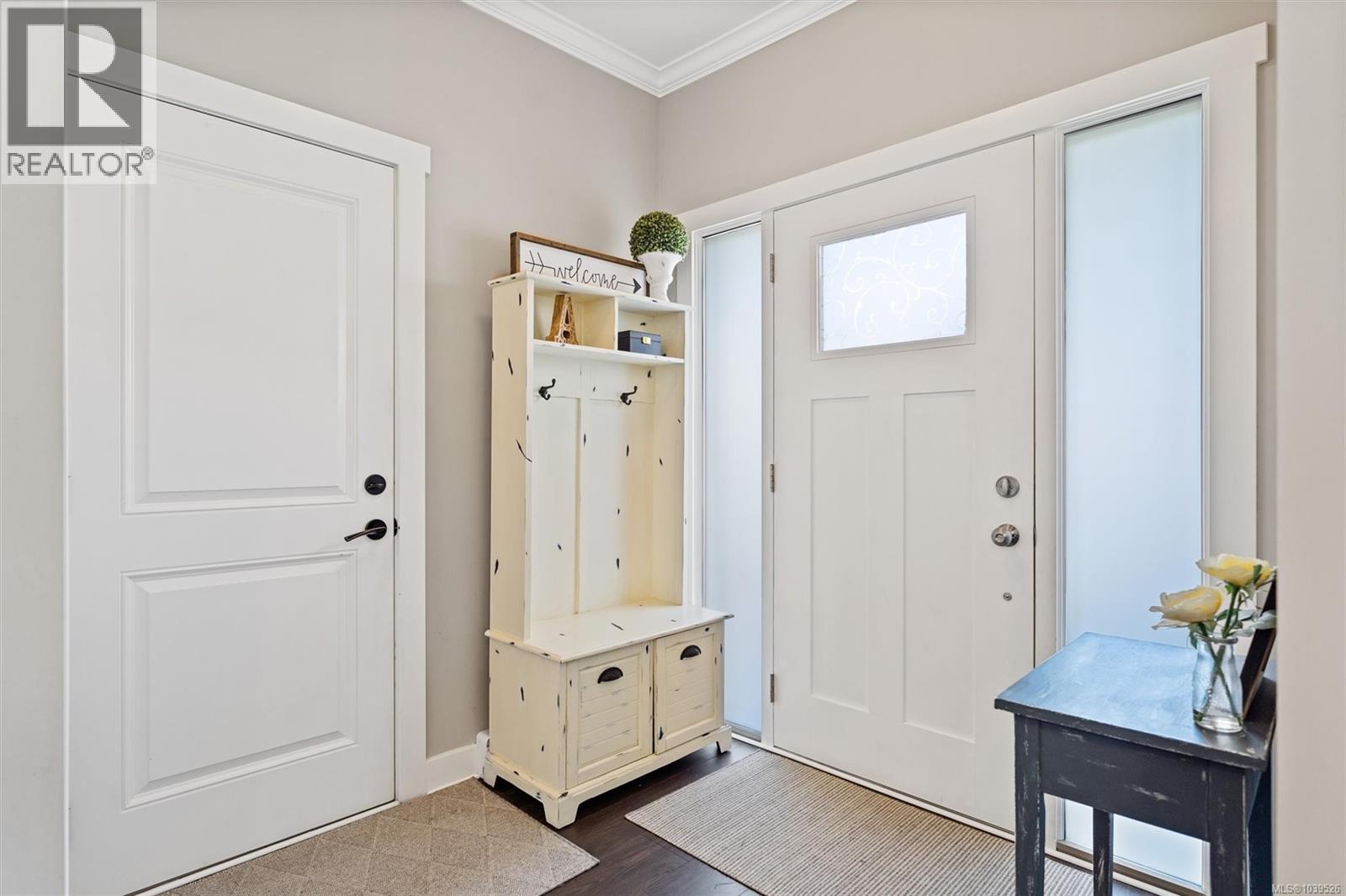 1286 McLeod Pl - 6