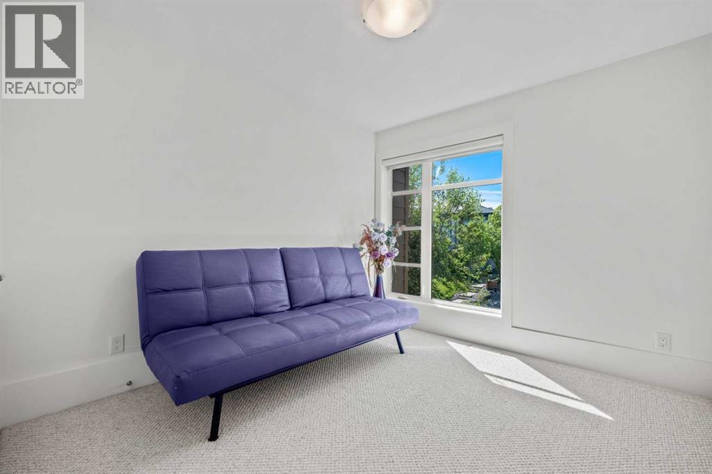 2412 28 Avenue SW - 29