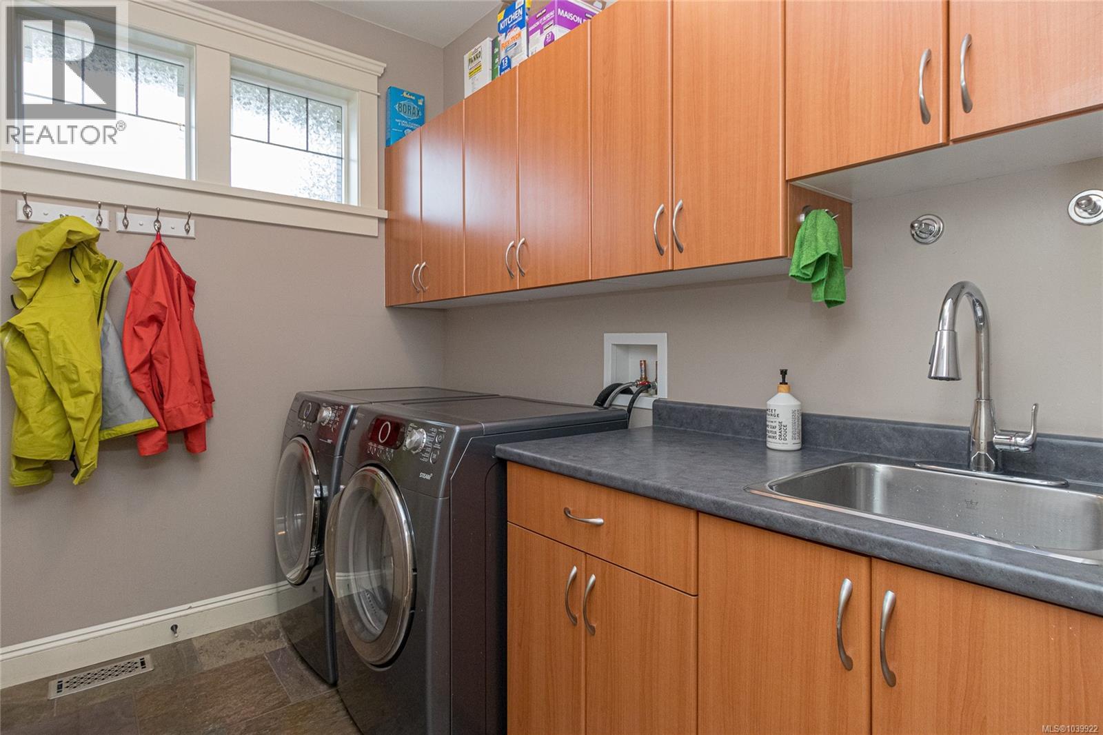 1293 Rockhampton Close - 39