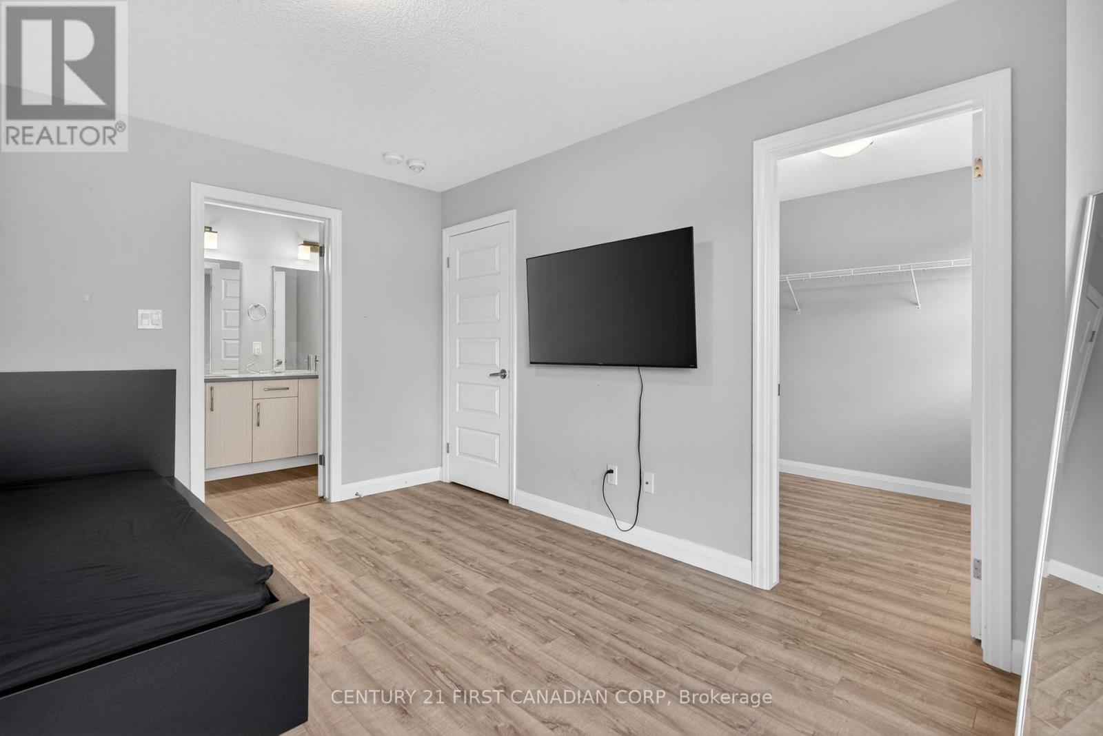 #9 807 KLEINBURG DRIVE - 17
