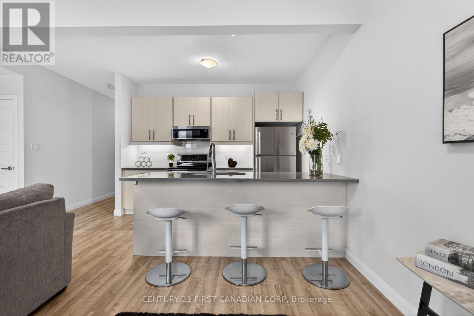 #9 807 KLEINBURG DRIVE - 4