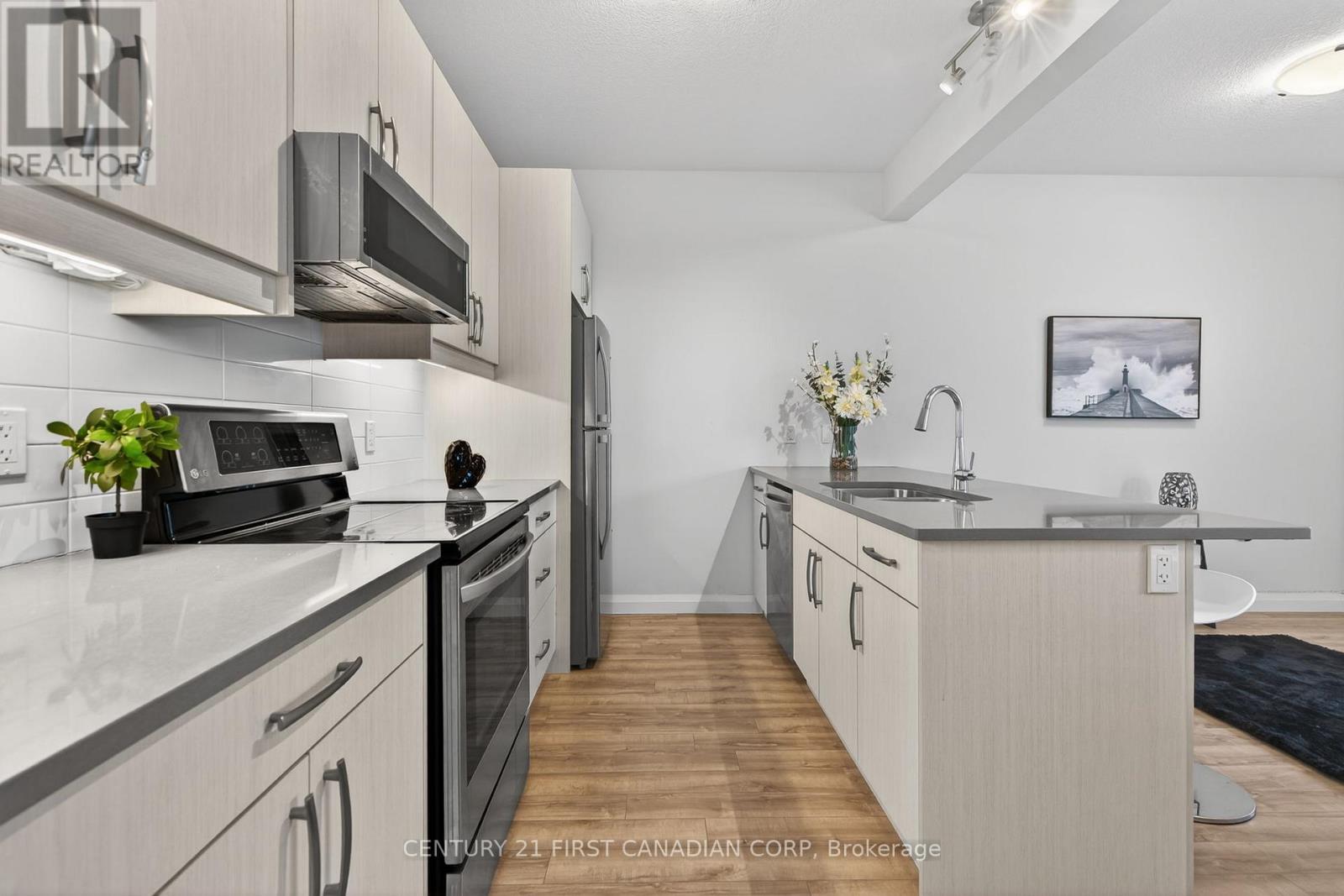 #9 807 KLEINBURG DRIVE - 6