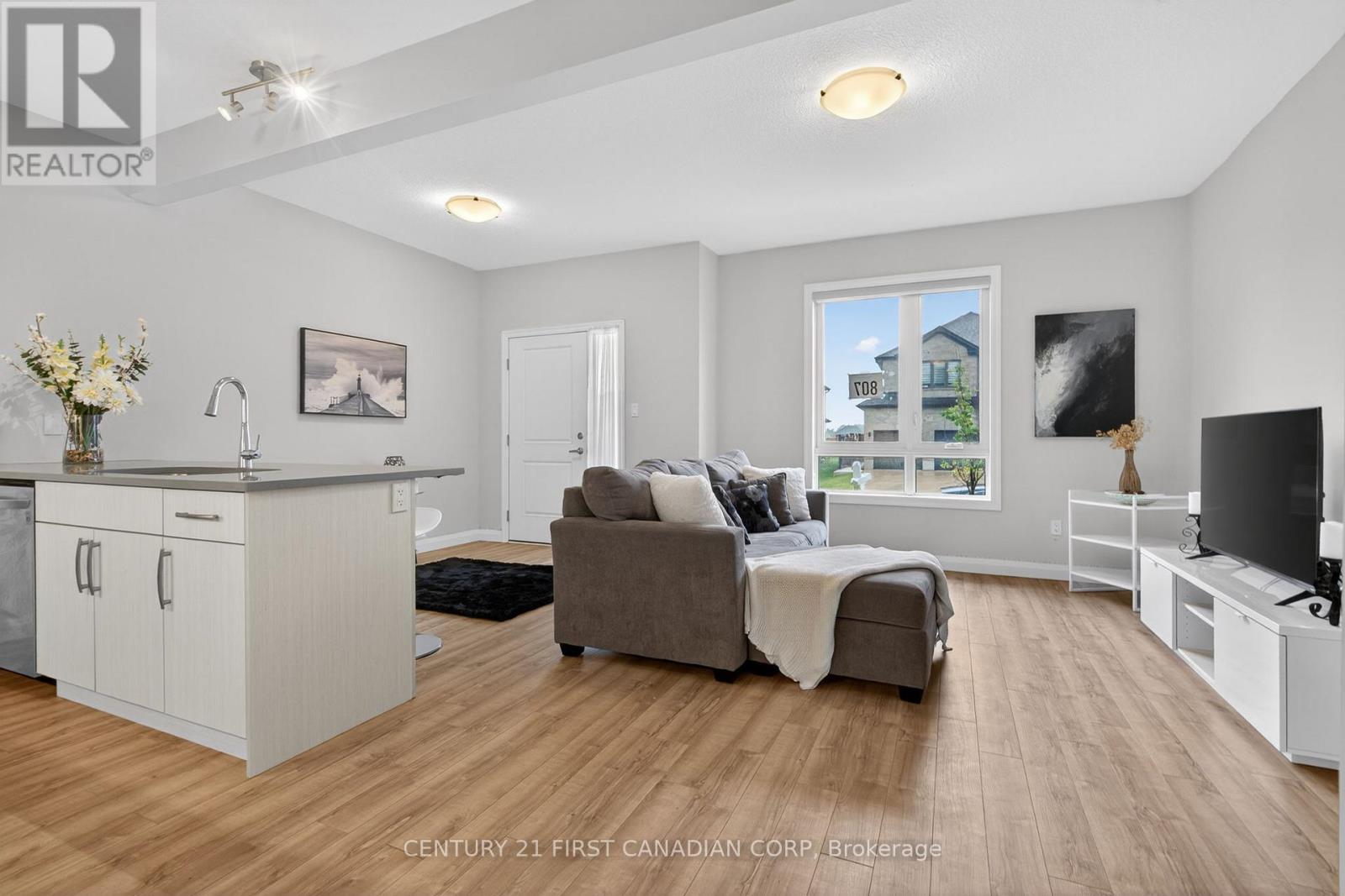 #9 807 KLEINBURG DRIVE - 7