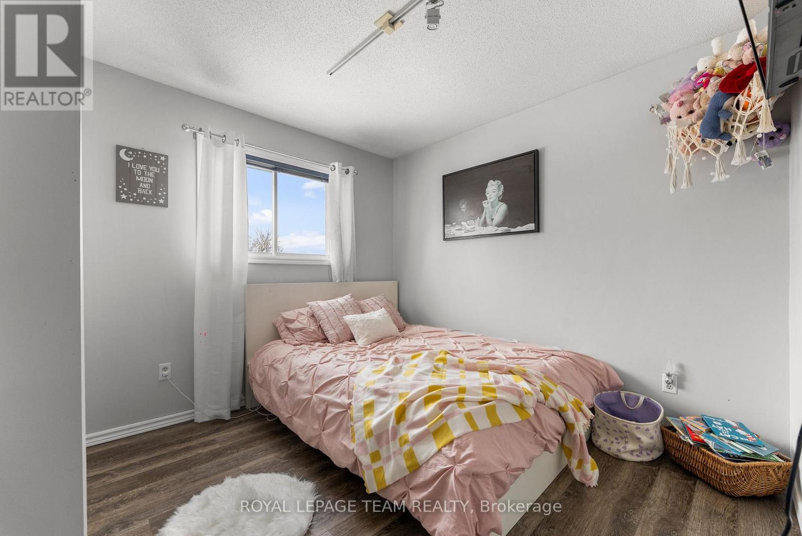 58 SEVENTH AVENUE - 23