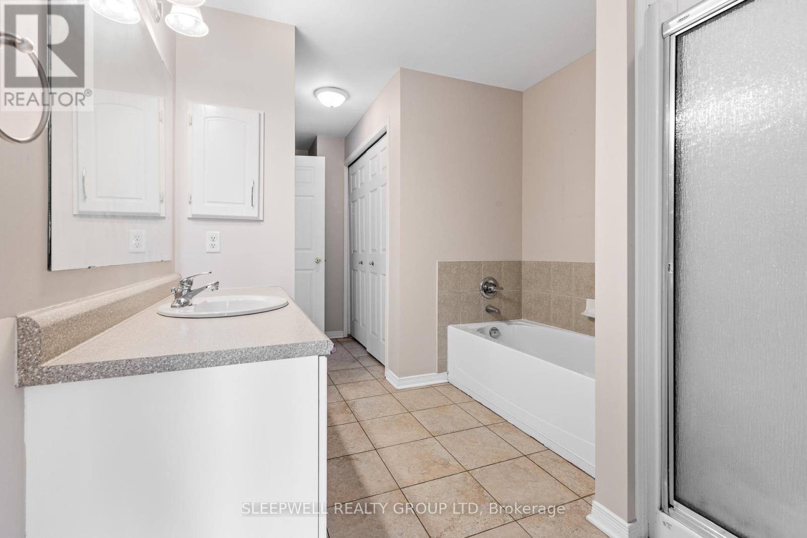 2 Bed, 2 Bath House for Rent in Ottawa – 7 – 190 RUSTIC HILLS CRESCENT, Ottawa – MLS# X13441184 - Image 10