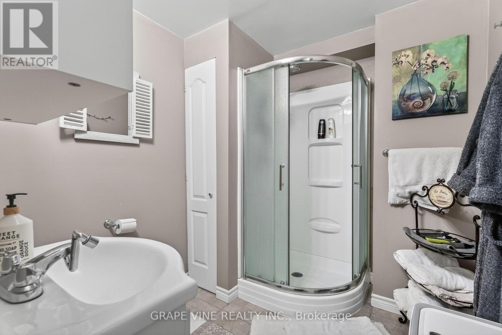 103 ROWALLEN PLACE - 39