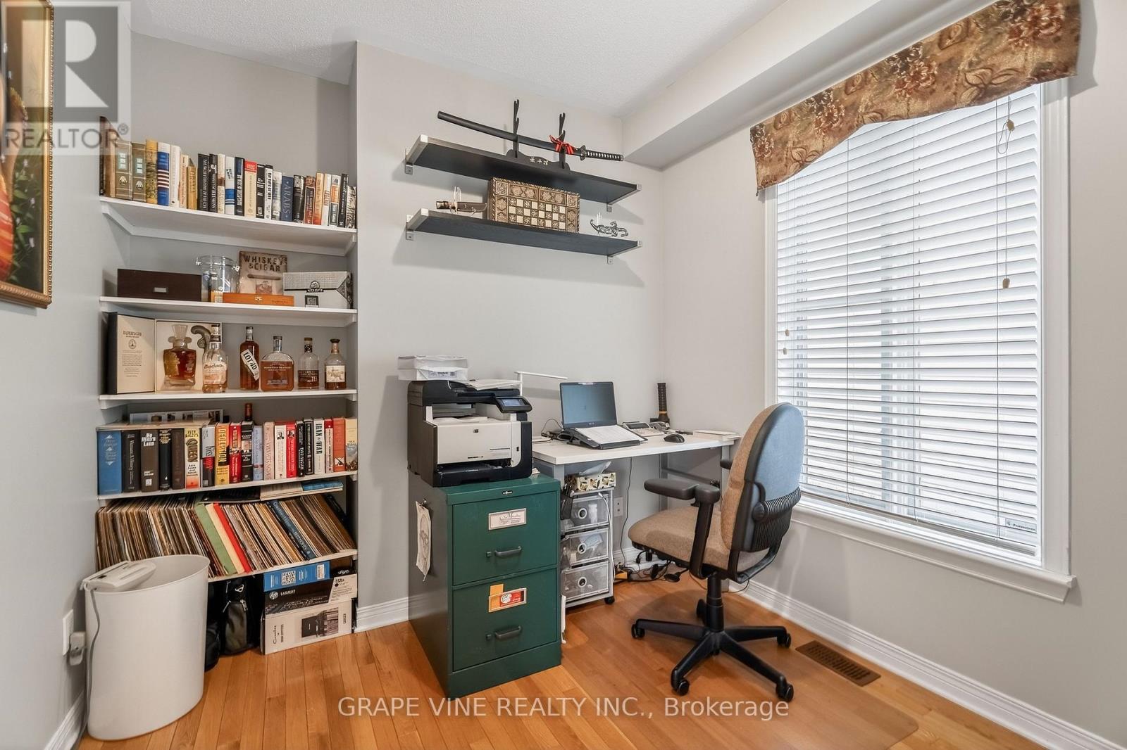 103 ROWALLEN PLACE - 9