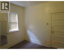 330 2nd Avenue E, Assiniboia, SK S0H0B0 Photo 9