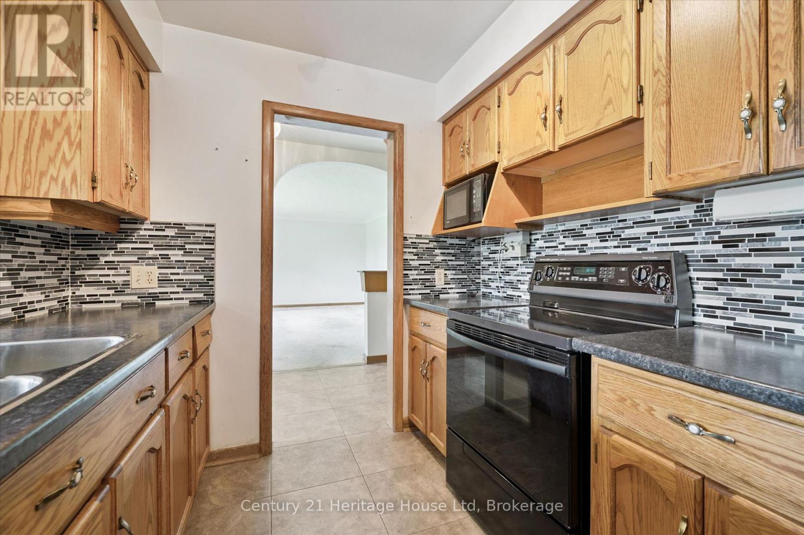 470 CAMERON STREET - 14