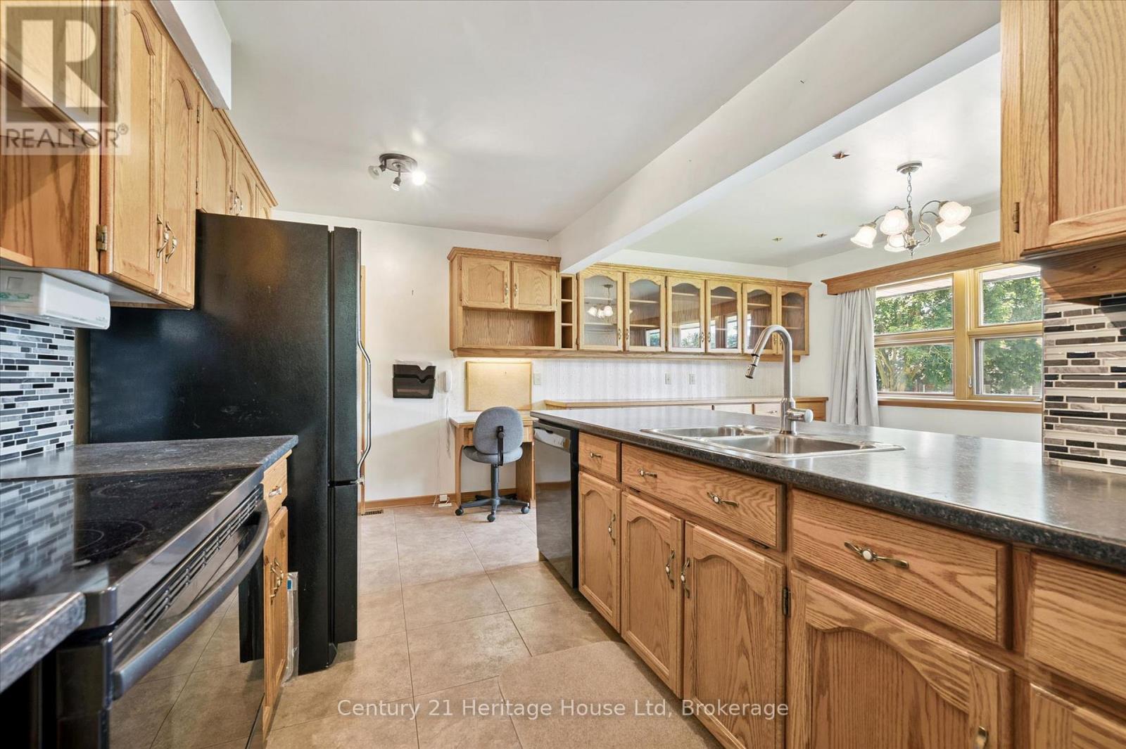 470 CAMERON STREET - 15
