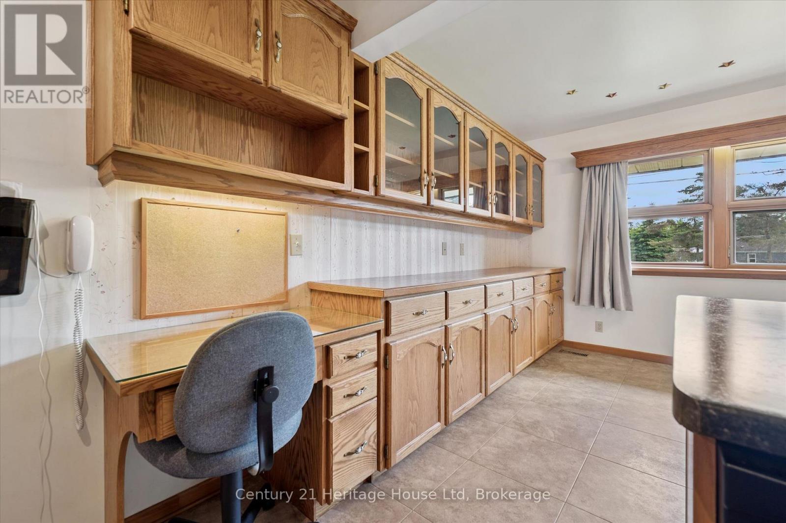 470 CAMERON STREET - 17