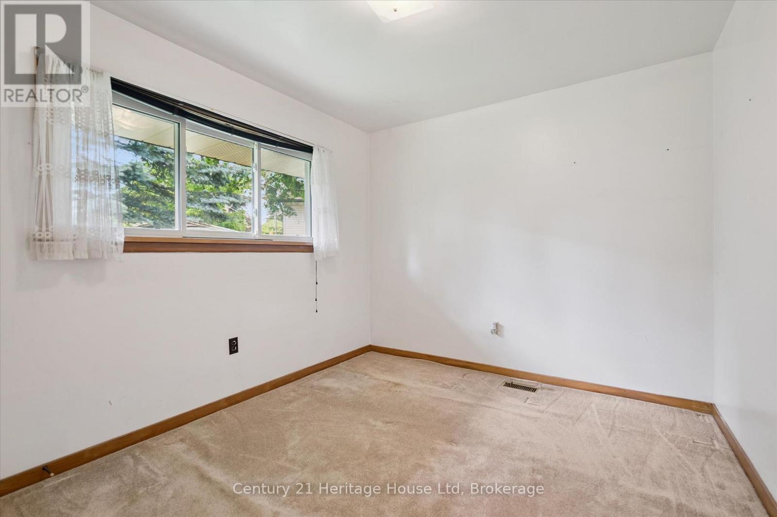 470 CAMERON STREET - 23