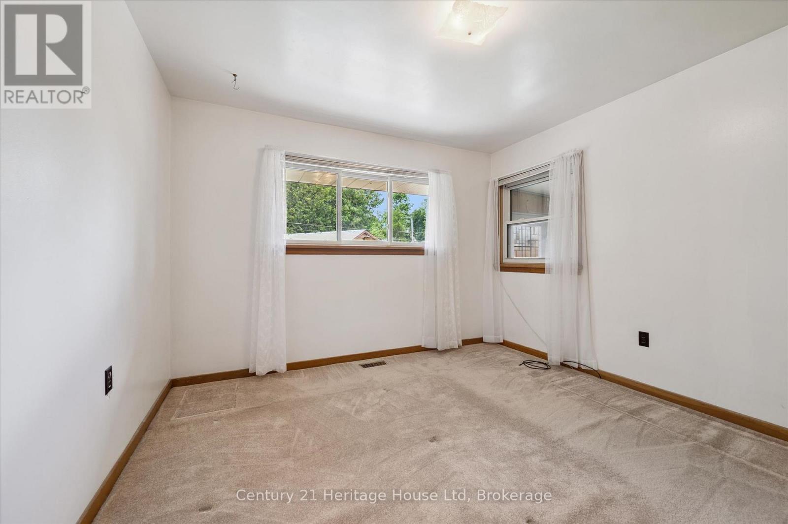 470 CAMERON STREET - 25