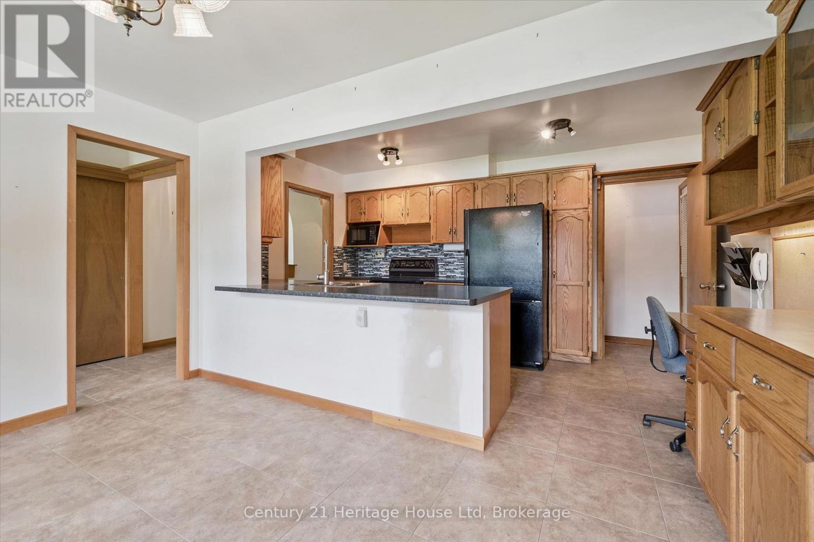 470 CAMERON STREET - 7