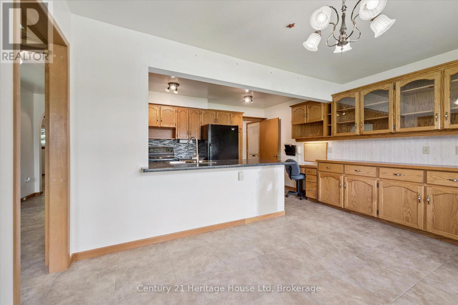 470 CAMERON STREET - 9