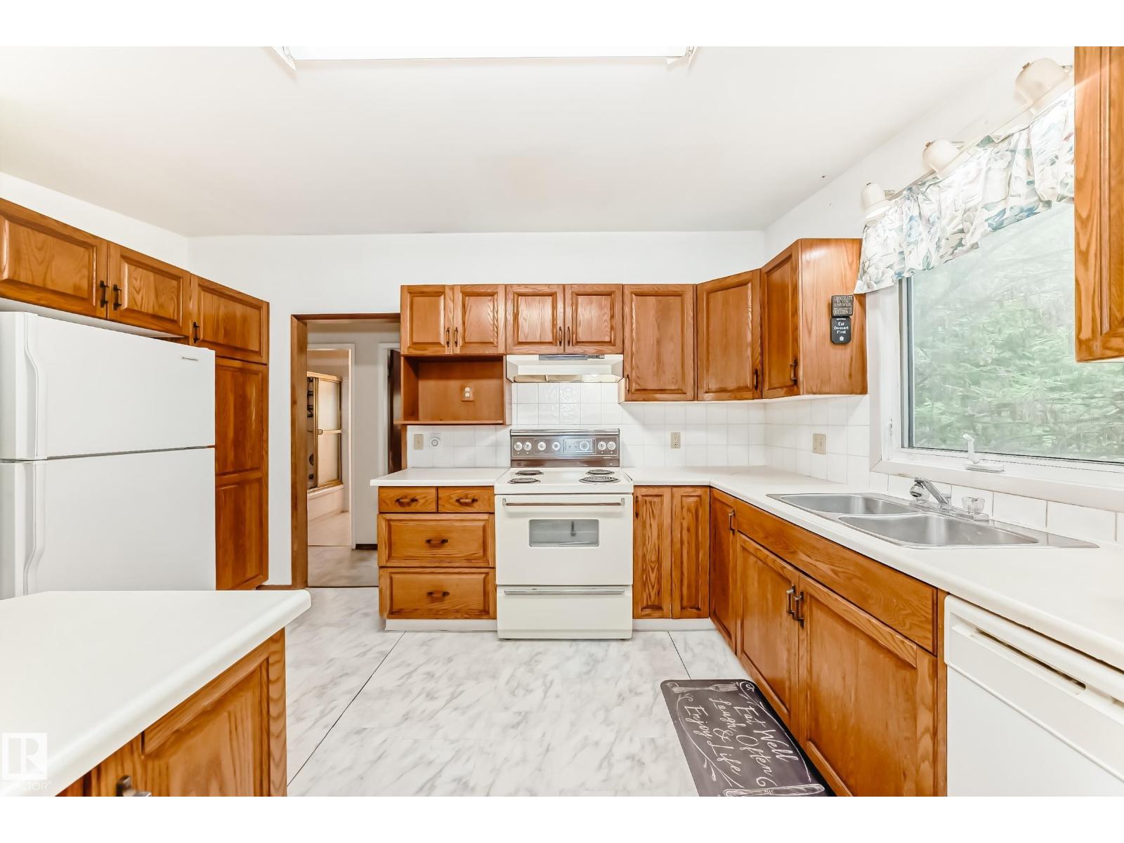 128 PINE ST — photo 10