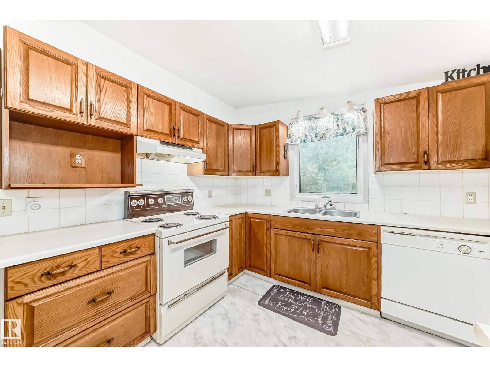 128 PINE ST — photo 11