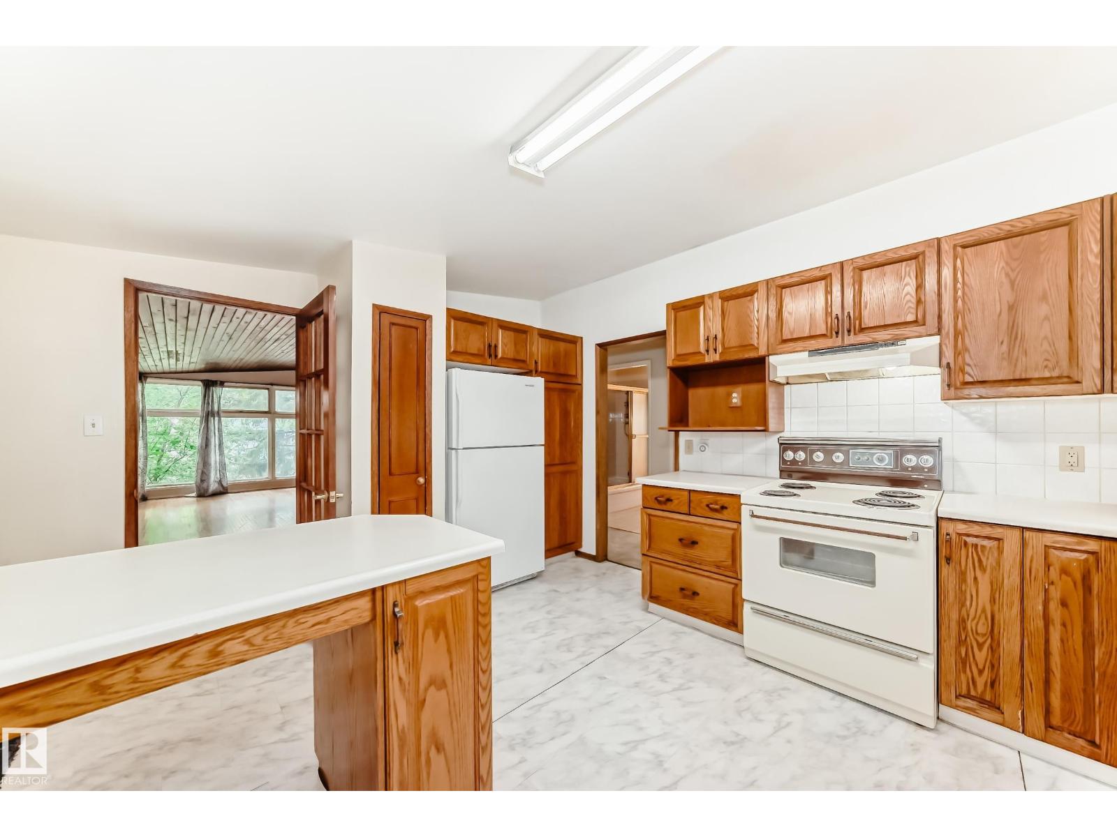 128 PINE ST — photo 14