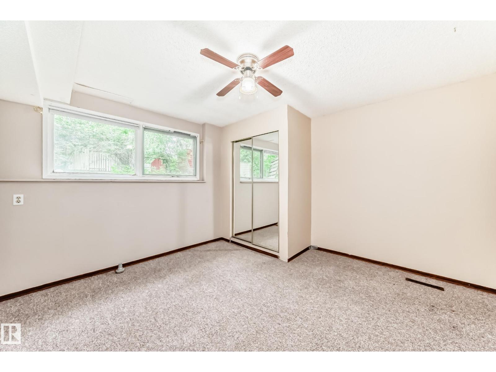 128 PINE ST — photo 37