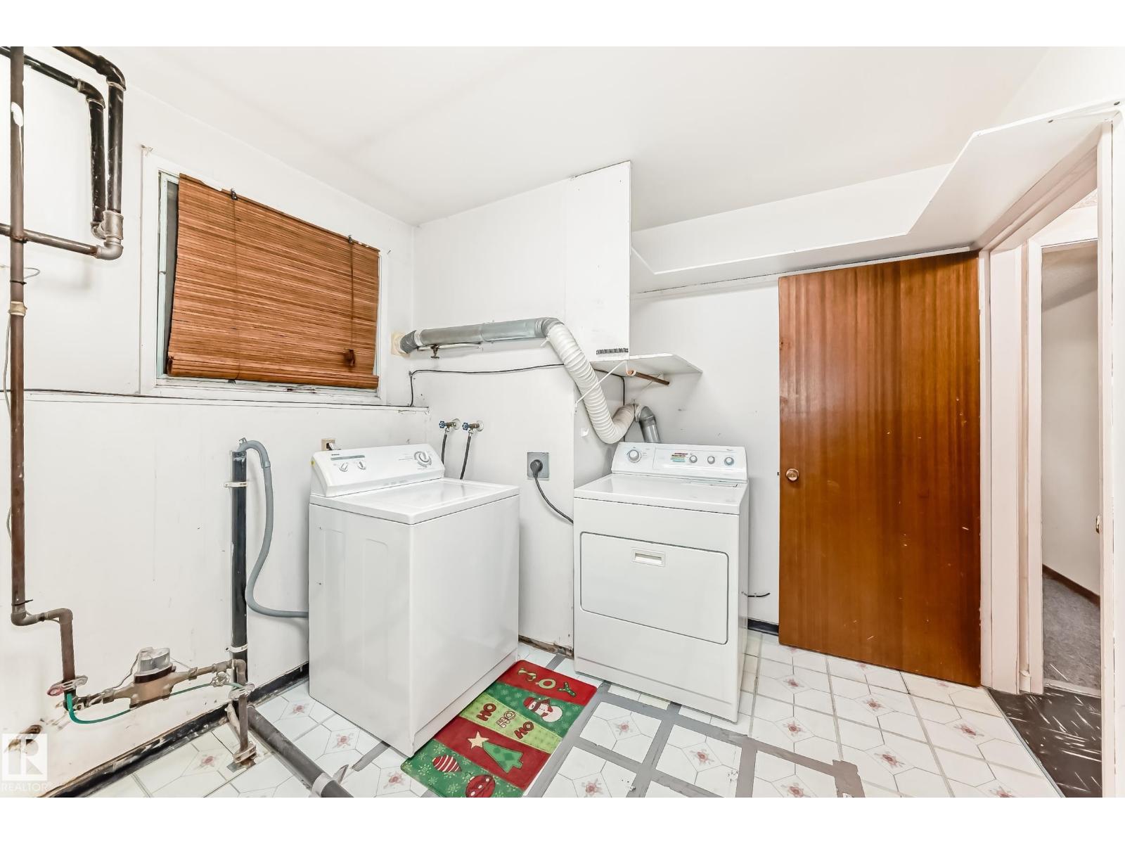 128 PINE ST — photo 43